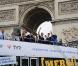 Les nageurs français, méritants à l'Euro de Budapest, le triple champion d'Europe Camille Lacourt en tête, descendaient le 26 août 2010 l'avenue des Champs-Elysées pour recevoir l'ovation (mesurée...) du public.
