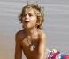 Gwen Stefani profite de ses fils Zuma et Kingston un dimanche après-midi sur la plage de Newport Beach le 29 août 2010
