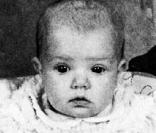  Mais qui est cet adorable bébé ? 
  Indice :  Est-ce par nostalgie qu'elle se rasera la tête quelques années plus tard ? 