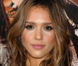  D'adorable bébé à véritable bombe, Jessica Alba est toujours restée fidèle à elle-même... simple et pétillante ! 