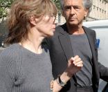 Jane Birkin et Bernard-Henri Lévy lors de la manifestation en soutien à l'Iranienne Sakineh Mohammadi Ashtiani le 12 septembre 2010 à Paris