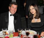 Son Excellence l\'Ambassadeur des États-Unis, Mr. Rivkin, et Monica Bellucci, au gala organisé au Grand Palais en faveur de la Fondation Hôpitaux de Paris-Hôpitaux de France, et de l\'Institut National d\'Histoire de l\'Art. 13/09/2010