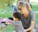 Heidi Klum et ses enfants Leni, Lou, Johan et Henry au parc, à Beverly Hills, le 19 septembre 2010