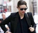 Orlando Bloom et Miranda Kerr à Paris, en partance pour Londres. Le 2/10/10