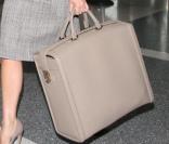 Victoria Beckham à l'aéroport de Los Angeles, le 3 octobre 2010