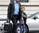 Michael Douglas emmène sa fille Carys à l'école, New York le 7 octobre 2010