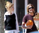 Nicole Kidman faisant des courses à Nashville avec son mari Keith Urban et sa fille Sunday Rose, le 3 octobre 2010
