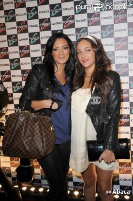 Emilie de Secret Story 3 et Léa Castel lors de la soirée G-Shock Casio au 15/15 à Paris le 12 octobre 2010