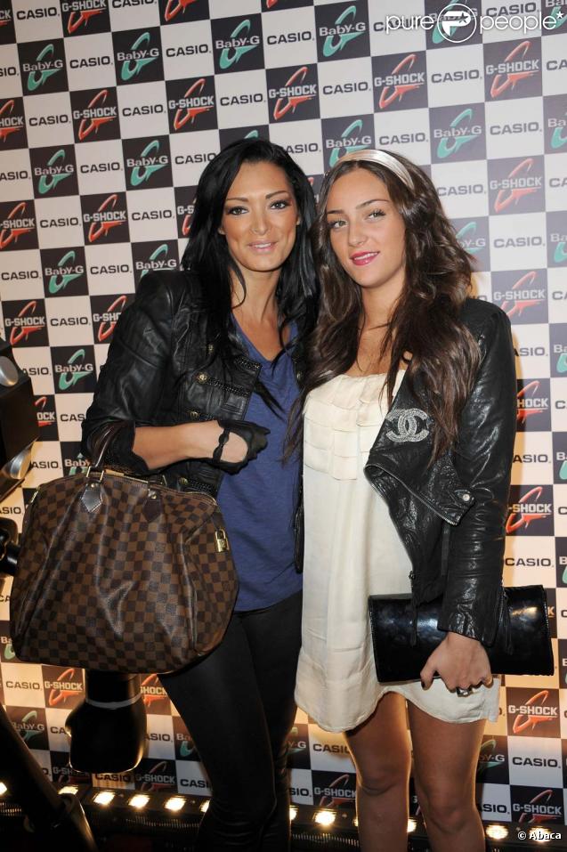  Emilie de Secret Story 3 et Léa Castel lors de la soirée G-Shock Casio au 15/15 à Paris le 12 octobre 2010 
