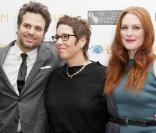 Mark Ruffalo, Lisa Cholodenko et Julianne Moore, à l\'occasion de l\'avant-première de <em>The kids are all right</em>, présenté dans le cadre du London Film Festival, à Londres, le 25 octobre 2010.