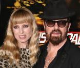 Dave Stewart et sa femme, à l'occasion de l'avant-première de  Unstoppable , au Regency Village Theatre de Westwood, à Los Angeles, le 26 octobre 2010.