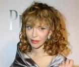 Courtney Love lors du gala de l'amfAR's au Chateau Marmont dont les bénéfices sont reversés à la fondation qui oeuvre pour la recherche contre le sida le 27 octobre 2010 à Los Angeles 