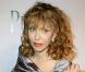 Courtney Love lors du gala de l'amfAR's au Chateau Marmont dont les bénéfices sont reversés à la fondation qui oeuvre pour la recherche contre le sida le 27 octobre 2010 à Los Angeles 