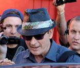 Charlie Sheen sort du tournage d'un film à Los Angeles le 28 octobre 2010