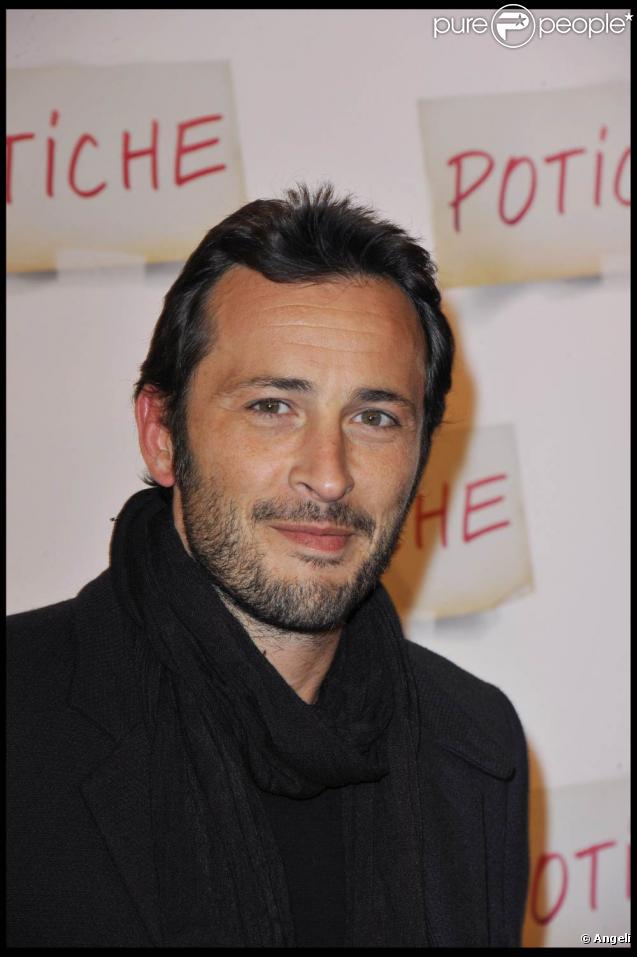 Michaël Cohen à l'occasion de la soirée  Potiche  au Club de L'Arc, à Paris, le 2 novembre 2010.