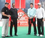 Le 3 novembre 2010, en préambule au HBC Championship de Shanghai, Tiger Woods (numéro 2 mondial) croisait le fer, katana à la main, avec ses rivaux Lee Westwood (n°1), Martin Kaymer (n°3) et Phil Mickelson (n°4).