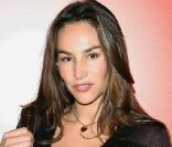 La ravissante Vanessa Demouy a posé pour La Ligue Contre le Cancer.