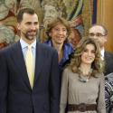 Letizia d'Espagne : mini robe et maxi talons pour ses beaux-parents !