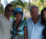 Massimo Gargia , Caroline Barclay,  Ivana Trump et son mari en vacances