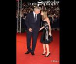 <p>Les jeunes mariés, Calista Flockhart et l\'acteur américain Harrison Ford, ont l\'air de deux ados sur le tapis rouge.</p>