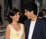  Il n'y a qu'au cinéma que leur amour est impossible, à la ville les deux acteurs de  Slumdog Millionnaire , Freida Pinto et Dev Patel filent une parfaite idylle.  Merci Danny Boyle! 