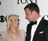 L'actrice Naomi Watts et l'acteur Liv Schreiber, en couple depuis 2005. Parents de deux garçons, le couple semble toujours aussi amoureux.  