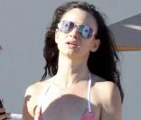 Juliette Lewis en vacances à Mexico. A 37 ans, elle est élancée et ravissante en bikini. Novembre 2010 