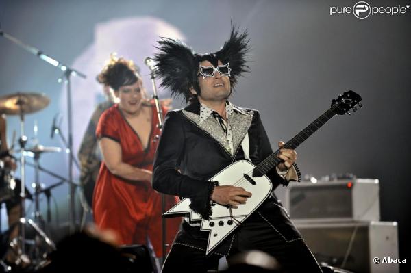 Performance de Matthieu Chedid lors des Victoires de la musique en 2010