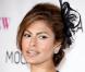 Eva Mendes opte pour la coiffure bijoux.