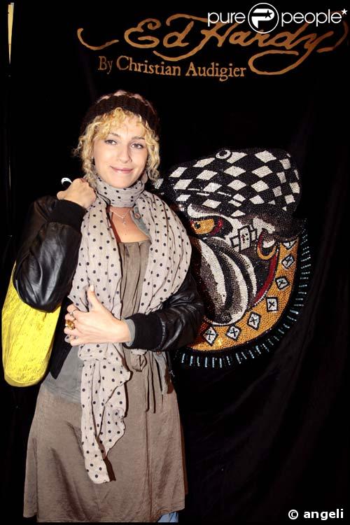 Maureen de la Star Ac 7 à l'ouverture de la boutique Ed Hardy à Paris, le 15/04/08