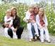 Willem-Alexander et Maxima des Pays-Bas posent avec leurs fillettes, Catharina-Amalia (7 ans), Alexia (5 ans) et Ariane (3 ans), au début de leurs vacances de Noël en Argentine, le 19 décembre 2010.