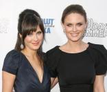 Zooey Deschanel et sa soeur Emily à Los Angeles, le 25 juin 2009.