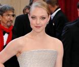 Amanda Seyfried porte une robe Armani privé à la cérémonie des Oscars, le 7 mars 2010. 