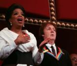Oprah Winfrey, Paul McCartney et les Obama,  lors de la remise des 33e prix du Kennedy Center à Washington le 5  décembre 2010