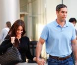 Sofia Vergara et son petit ami Nick Loeb se promènent à Beverly Hills, le 12 décembre 2010.