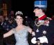 En l'absence de la princesse Mary, sur le point d'accoucher de jumeaux, c'est Marie de Danemark qui a focalisé l'attention, dans sa robe bleu-gris, à son arrivée pour le dîner de gala du Nouvel An au palais Christian VII, à Stockholm, le 1/01/11.