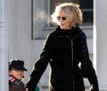 Meg Ryan amène sa fille Daisy True à l\'école à New York, le 3 novembre 2010.