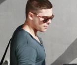 Zac Efron sort du domicile de Vanessa Hudgens à Los Angeles, le 5 janvier 2011.