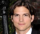  Ashton Kutcher lors de la première du film No Strings Attached au Regency Village Theatre à Westwood, Los Angeles, le 11 janvier 2011 