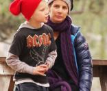 Rachel Griffiths profite d'un après-midi au parc avec ses enfants Banjo et Adelaïde, le 8 janvier 2011 à Santa Monica