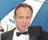 Jason Donovan et sa femme assistent au mariage de Tim Jefferies et Malin Johansson