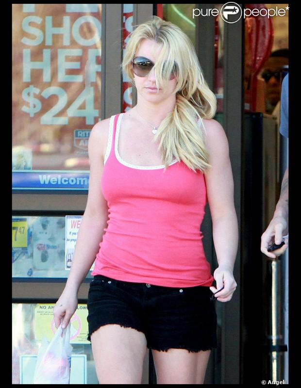 Britney Spears, en janvier 2011, dans les rues de Los Angeles.