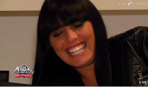 Astrid, morte de rire en pensant berner le beau Texas (émission du 3 février 2011)