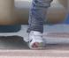 Zuma, le fils de Gwen Stefani et Gavin Rossdale, s'éclate avec la nounou à Coldwater, Beverly Hills (fin janvier 2011)