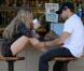 La ravissante Amanda Seyfried et le séduisant Ryan Phillippe affichent leur amour, chez Oaks Gourmet, à Los Feliz, le 28 janvier 2011.