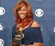 Yolanda Adams rend hommage à Aretha Franklin lors de la 54ème cérémonie des Grammy Awards à Los Angeles, le 13 février 2011.