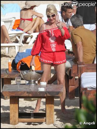 Ivana Trump passe quelques jours sous le soleil de Saint-Barthélémy. Février 2011