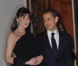 Carla Bruni et Nicolas Sarkozy lors du dîner avec l'invité d'honneur le président d'Afrique du sud, à l'Elysée le 2 mars 2011 à Paris
 &nbsp; 