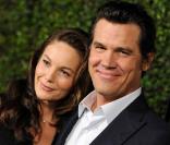 Diane Lane, ici avec Josh Brolin, incarnera Martha Kent dans <em>Superman : Man of Steel</em>, en tournage à partir de décembre 2011.