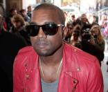 Kanye West arrive au défilé Balmain durant la Fashion Week de Paris, le 3 mars 2011.